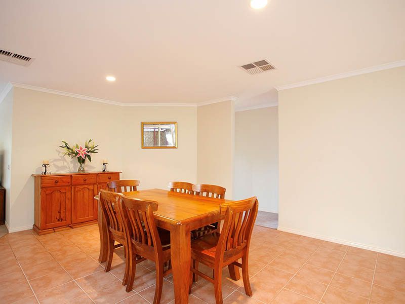 6 Yellowbox Avenue SOUTH MORANG, South Morang - Thumbnail 5