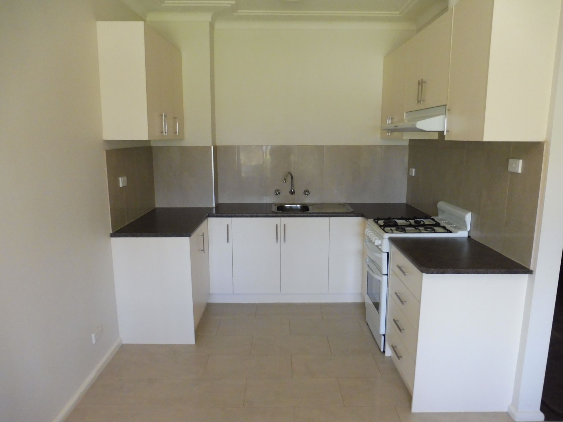 2 BEDROOM UNIT