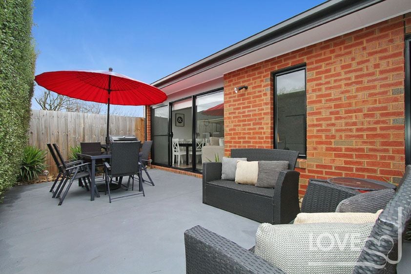As-New Indoor-Outdoor Entertainer!