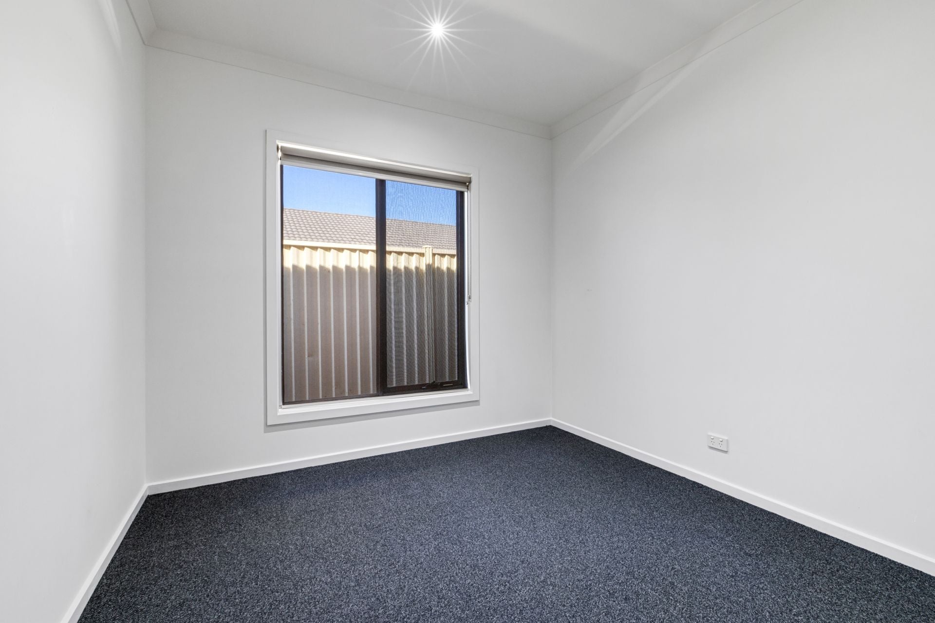 2 BEDROOM MODERN UNIT.