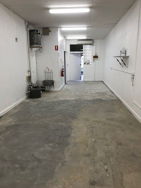 PRIME BAY STREET RETAIL - OWNER WILL CONSIDER ALL OFFERS