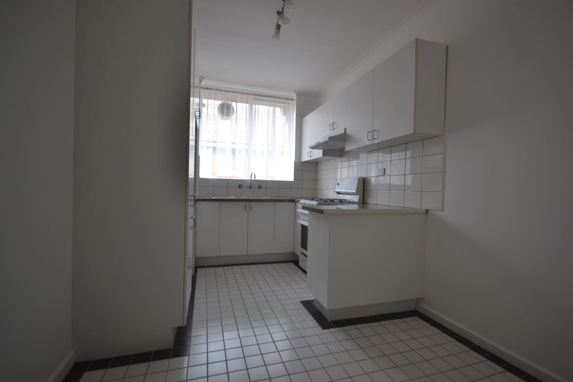 RENOVATED - WALKING DISTANCE TO ZONE 1 TRAIN AND TRAM