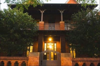 LUXURIOUS BOUTIQUE APARTMENT HOTEL FOR SALE - PREMIER REGIONAL CITY