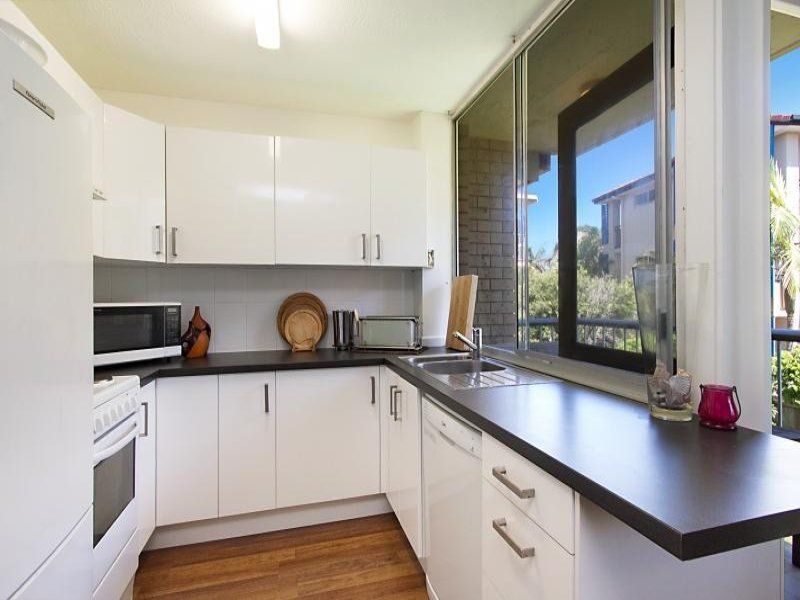 4/46 Coolangatta Road 'Grandeur' COOLANGATTA QLD, 'Grandeur' Coolangatta - Thumbnail 4