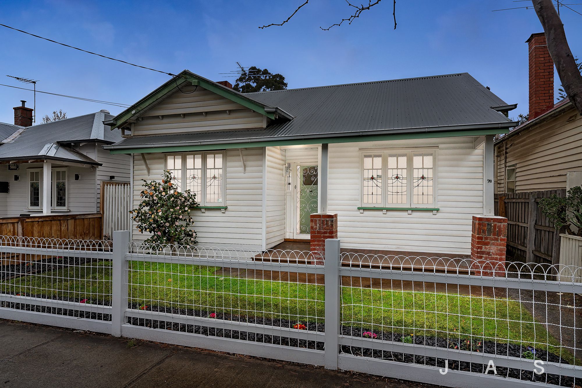 76 Empress Avenue, Kingsville, Kingsville - Thumbnail 2