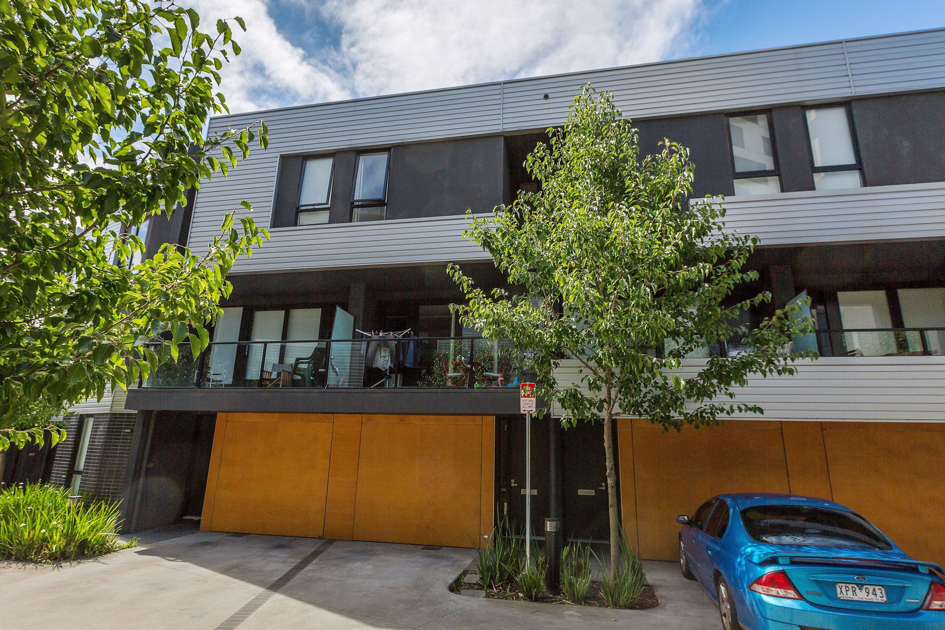 28 Cirque Drive, Footscray - Thumbnail 2