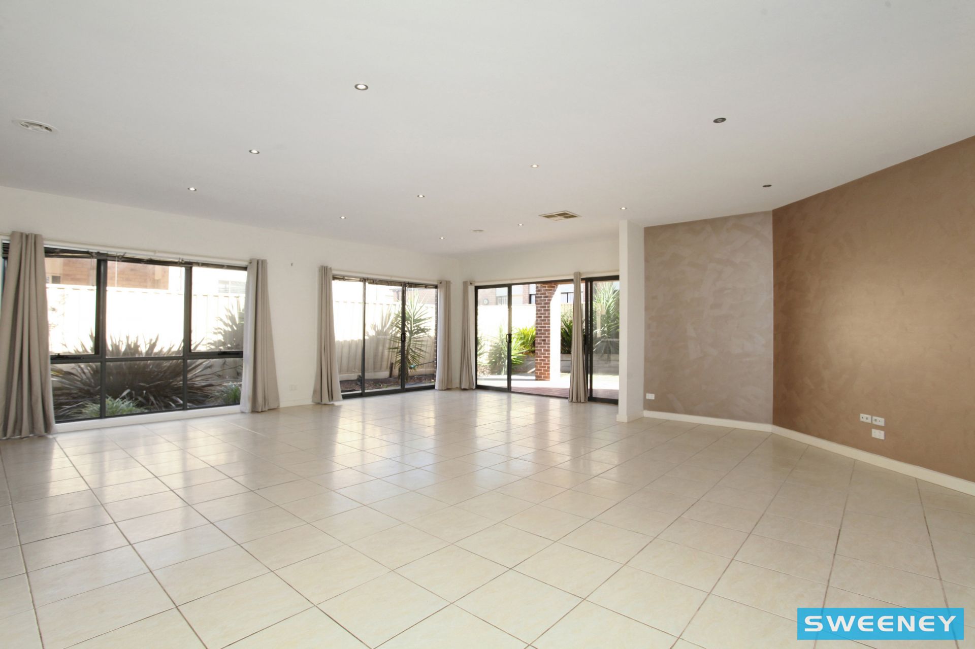 23 Wattlepark Street, Caroline Springs - Thumbnail 5