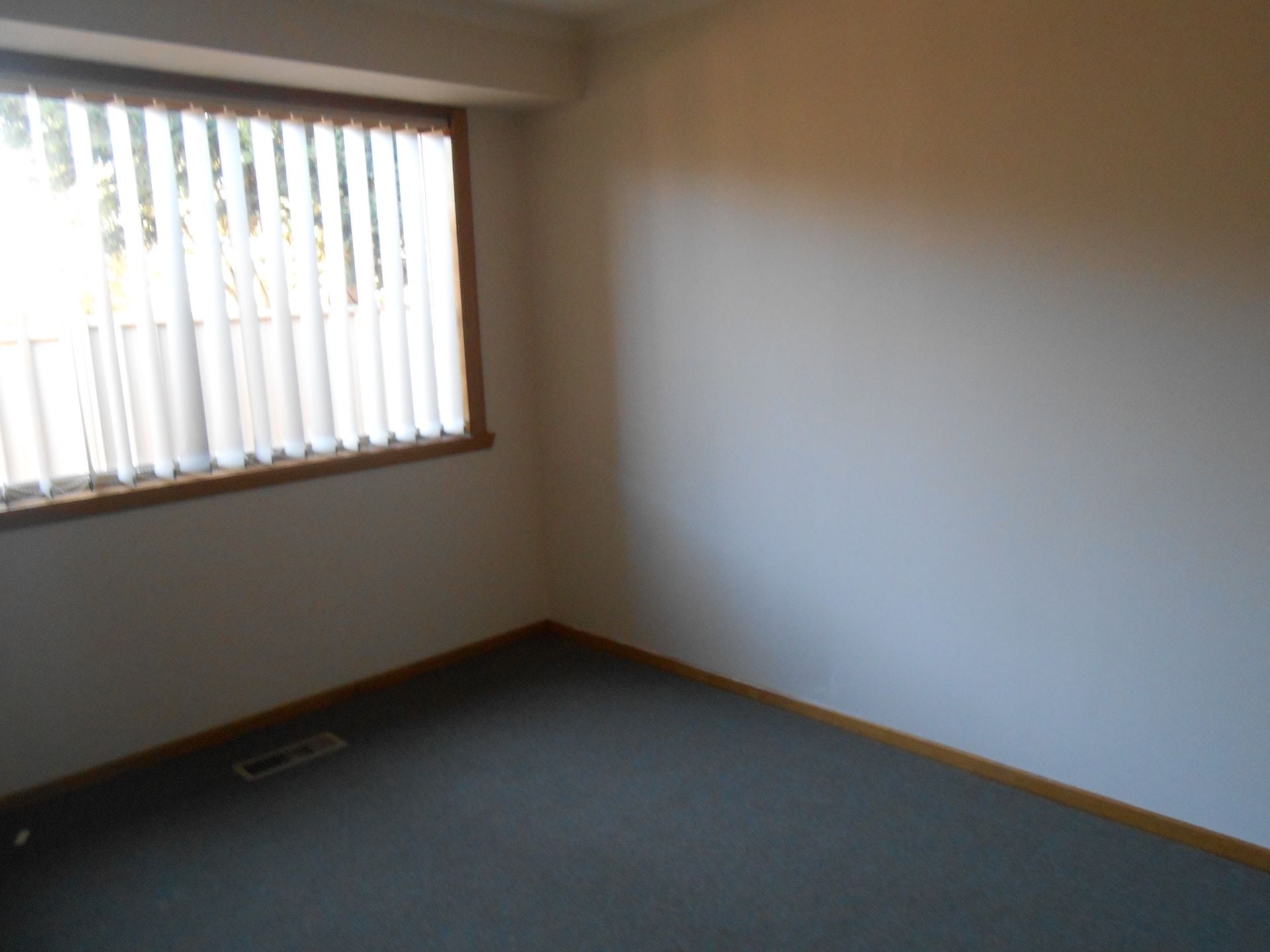WELL PRICED, FANTASTIC LOCATION!!