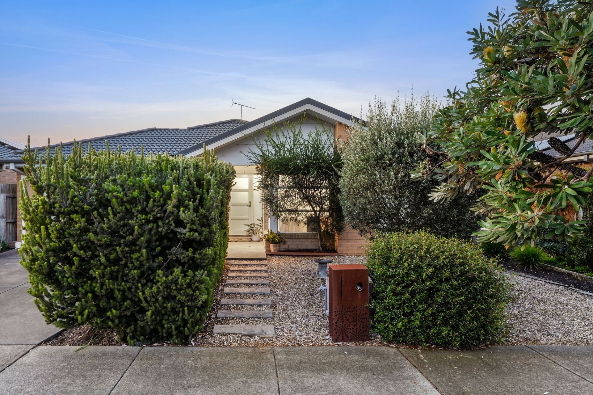 6 Whitecliff Way Armstrong Creek VIC, Armstrong Creek - Thumbnail 2
