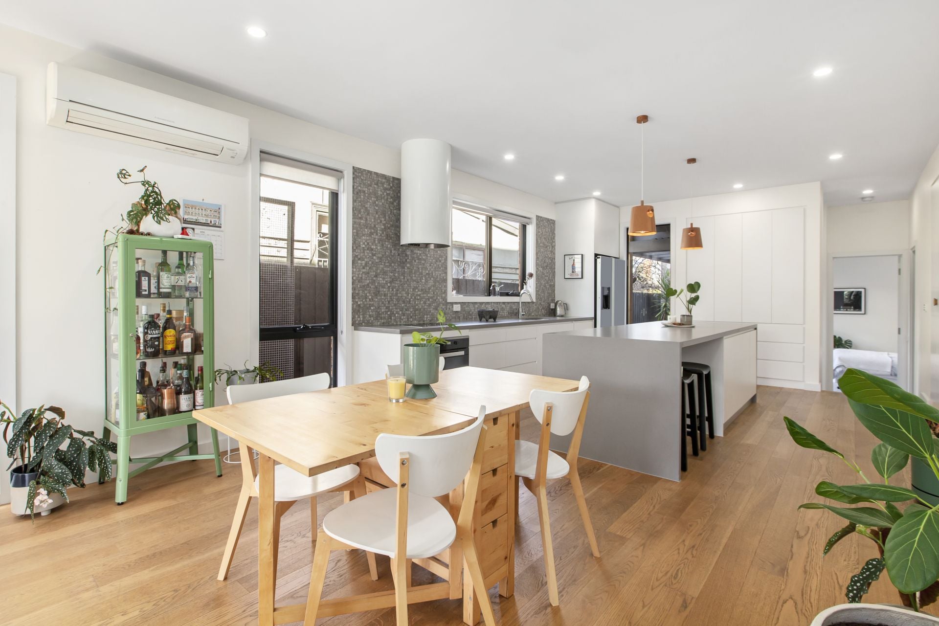 Sophisticated Luxury, Hotspot Pocket