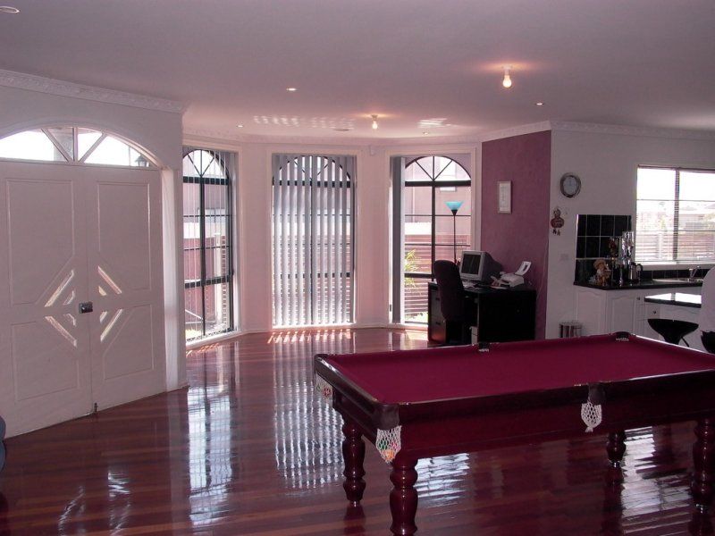 61 The Parkway, Caroline Springs - Thumbnail 3
