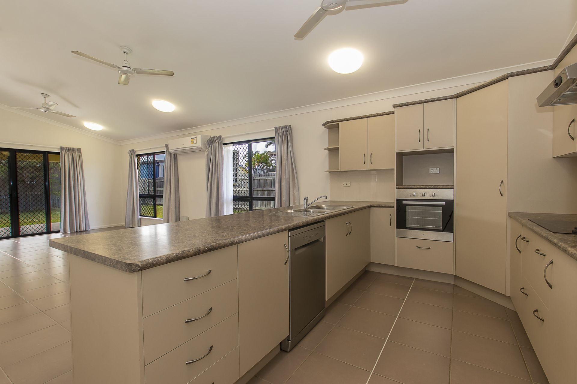 34 Mendi Drive, Bushland Beach Harcourts Kingsberry Townsville