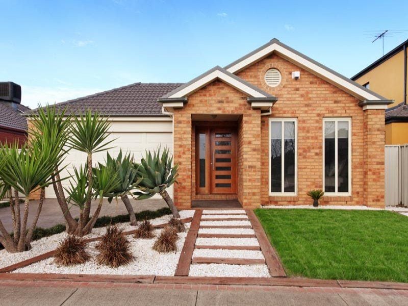 71 Edgbaston Parade, Caroline Springs - Thumbnail 2