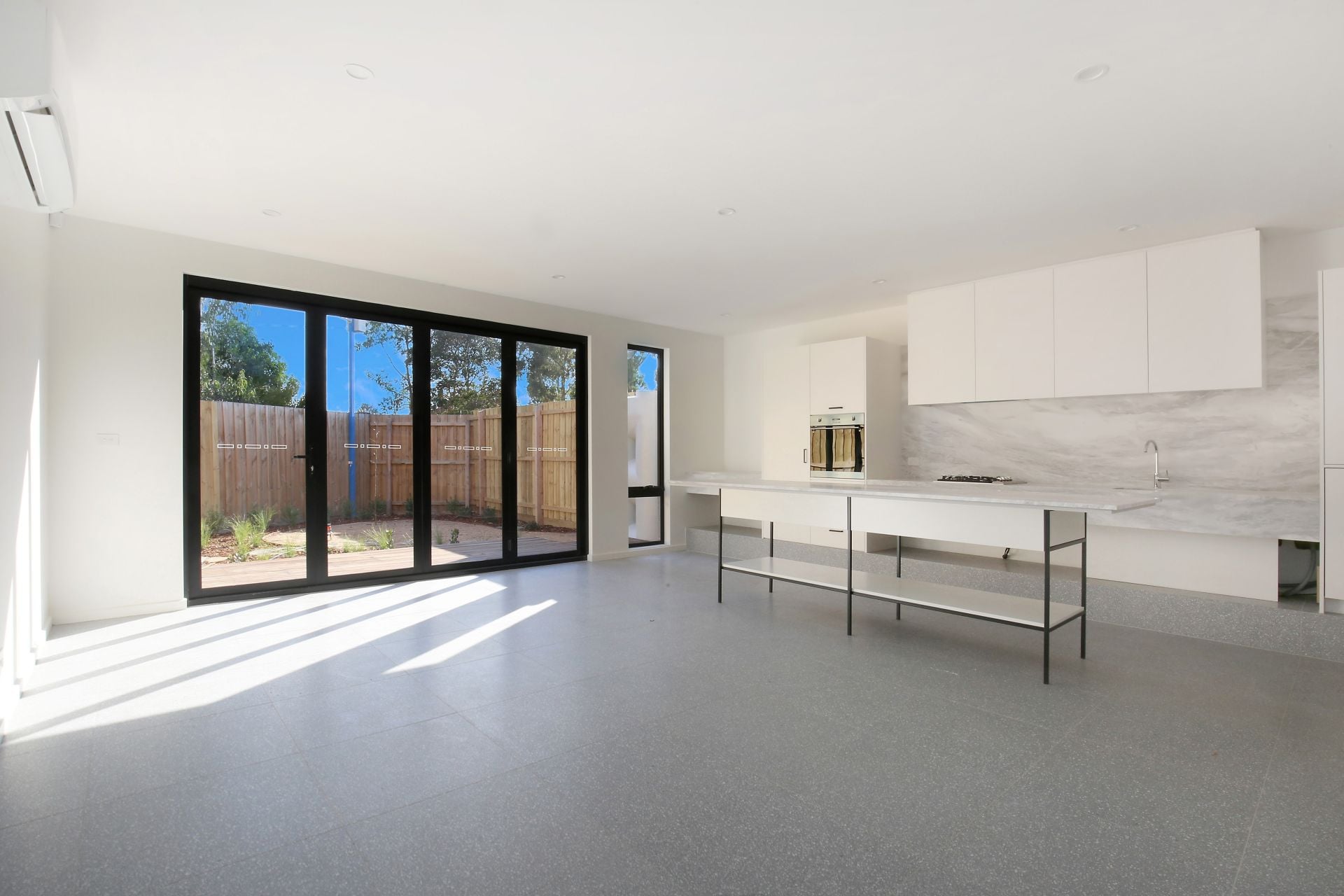 Design-Infused Townhouse In Prime Westgarth Locale!