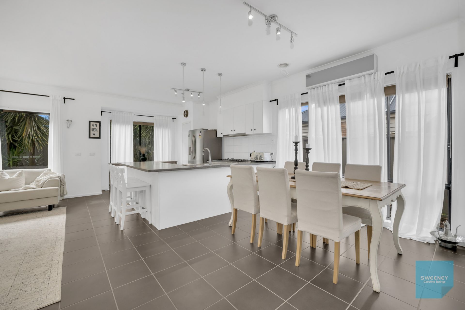9 Matlock Street, Caroline Springs - Thumbnail 6