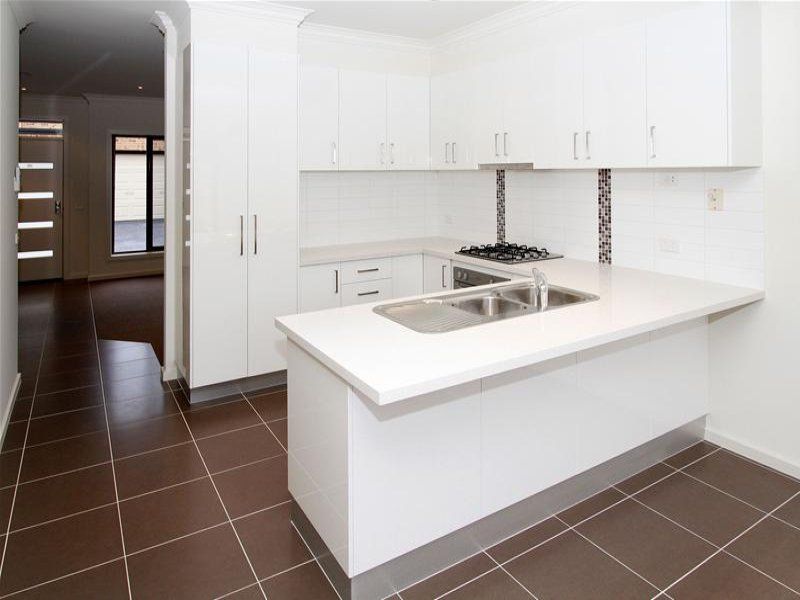 FANTASTIC TOWNHOUSE AWAITS!!