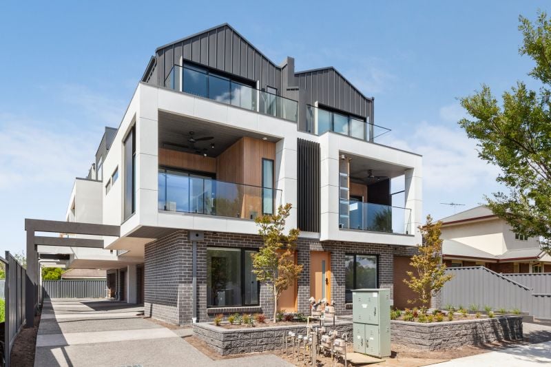 2/1 Drysdale Street, Reservoir
