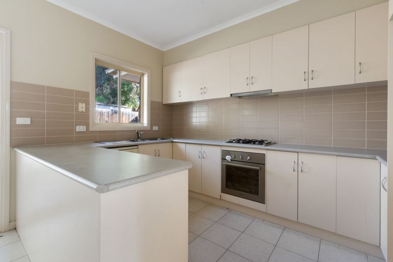 3/3 Boldrewood Parade, Reservoir