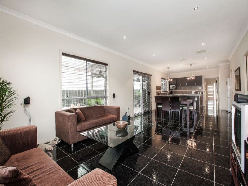 6 Counihan Avenue, Caroline Springs - Thumbnail 7