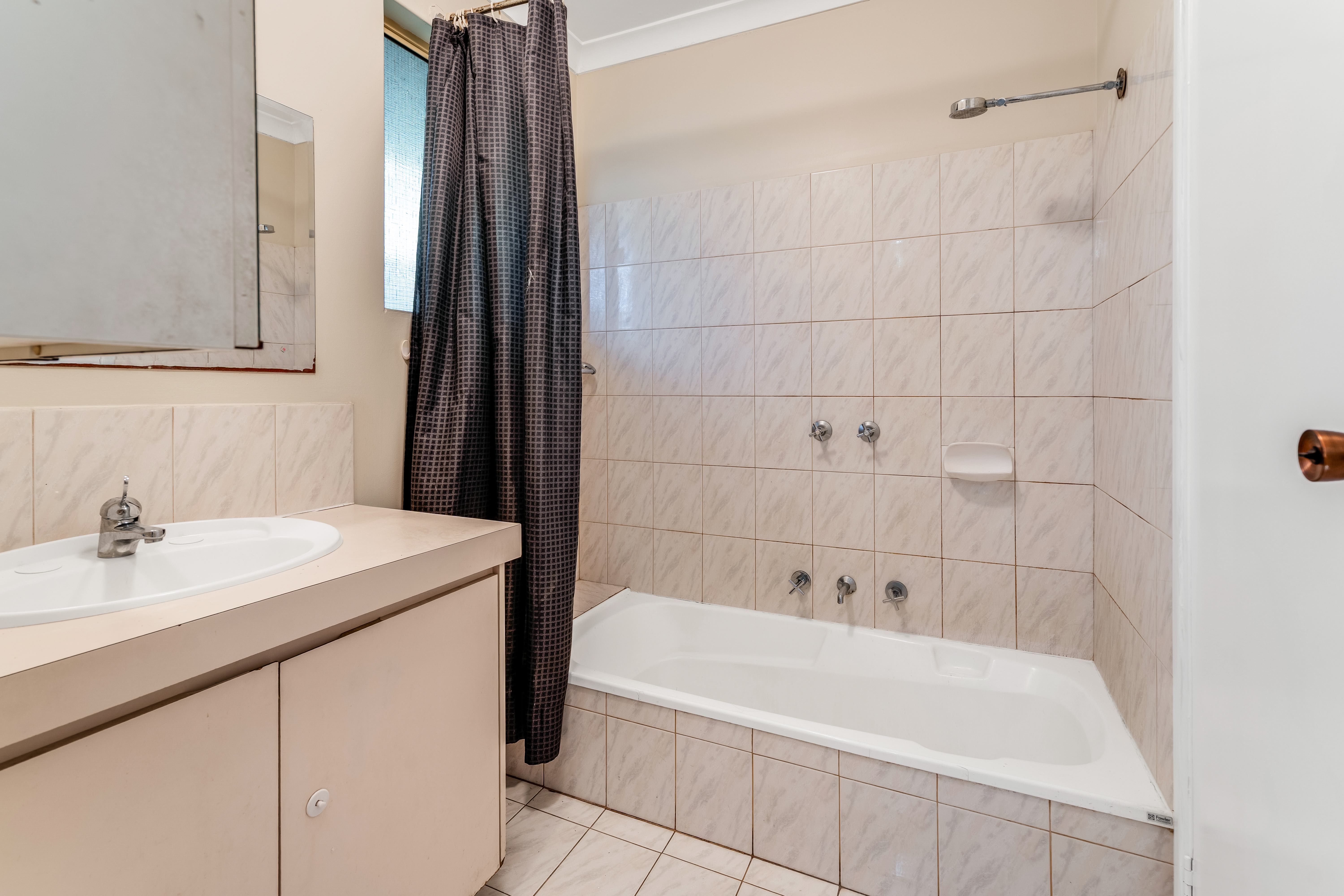 16/11 Firetail Place, Kenwick