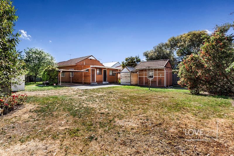 IT'S NOT THE PRETTIEST HOUSE IN THE STREET BUT IT'S CHEAP!
