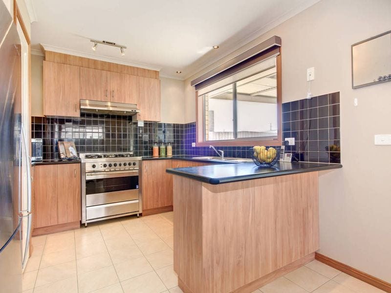 1 Hammond Court, Altona Meadows - Thumbnail 3