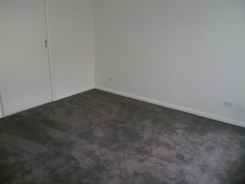 Near New One Bedroom Unit Plus Study!