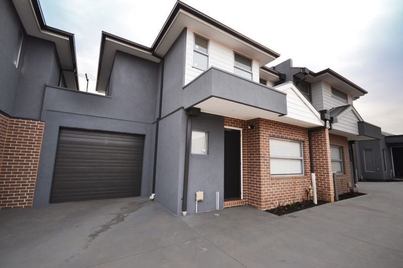 2/16 Clunes Street, Kingsbury