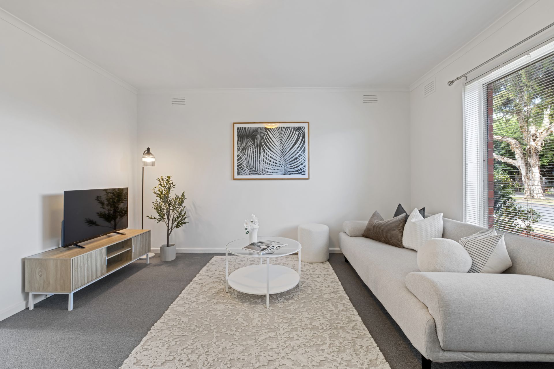 Easy Care Living In A Blue-Ribbon Locale