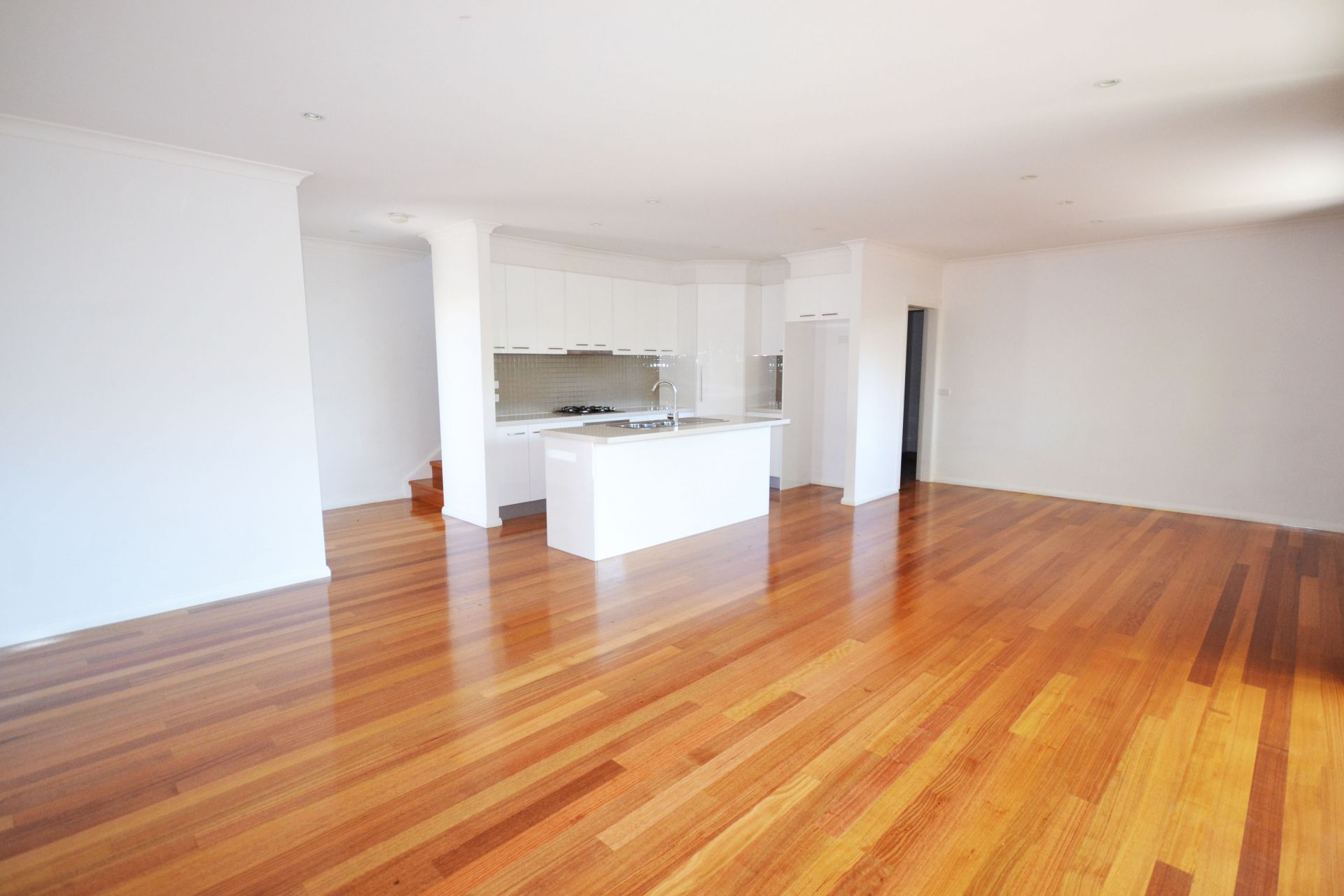 PERFECTLY PROPORTIONED & IMPRESSIVE THROUGHOUT