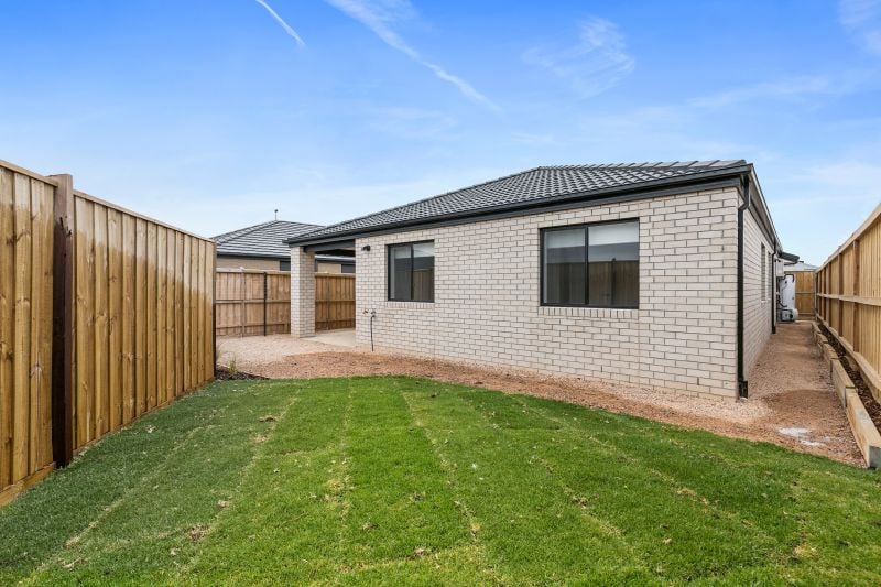 12 Jumps Street, Manor Lakes