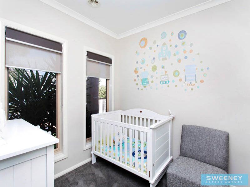 12 Rosella Crescent, Caroline Springs - Thumbnail 8