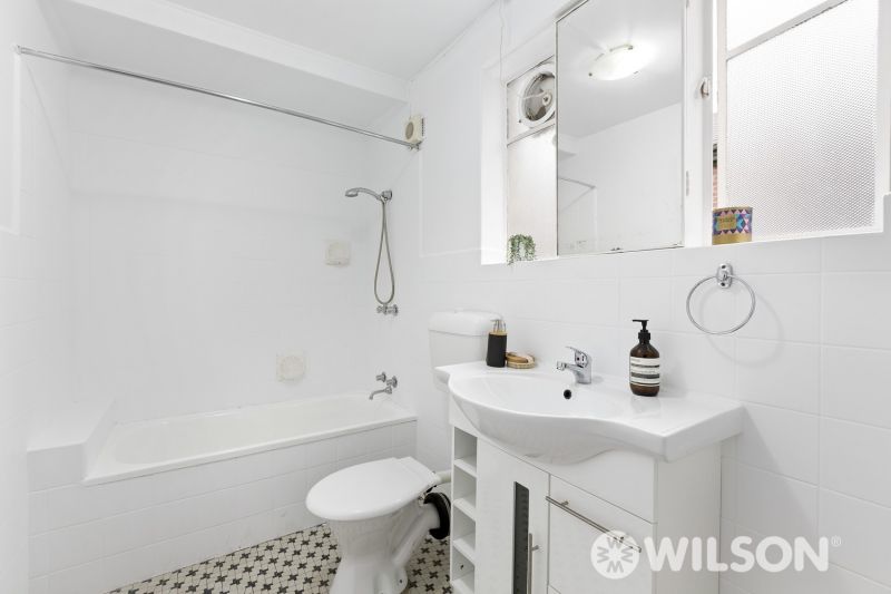 2/81 Grey Street, St Kilda