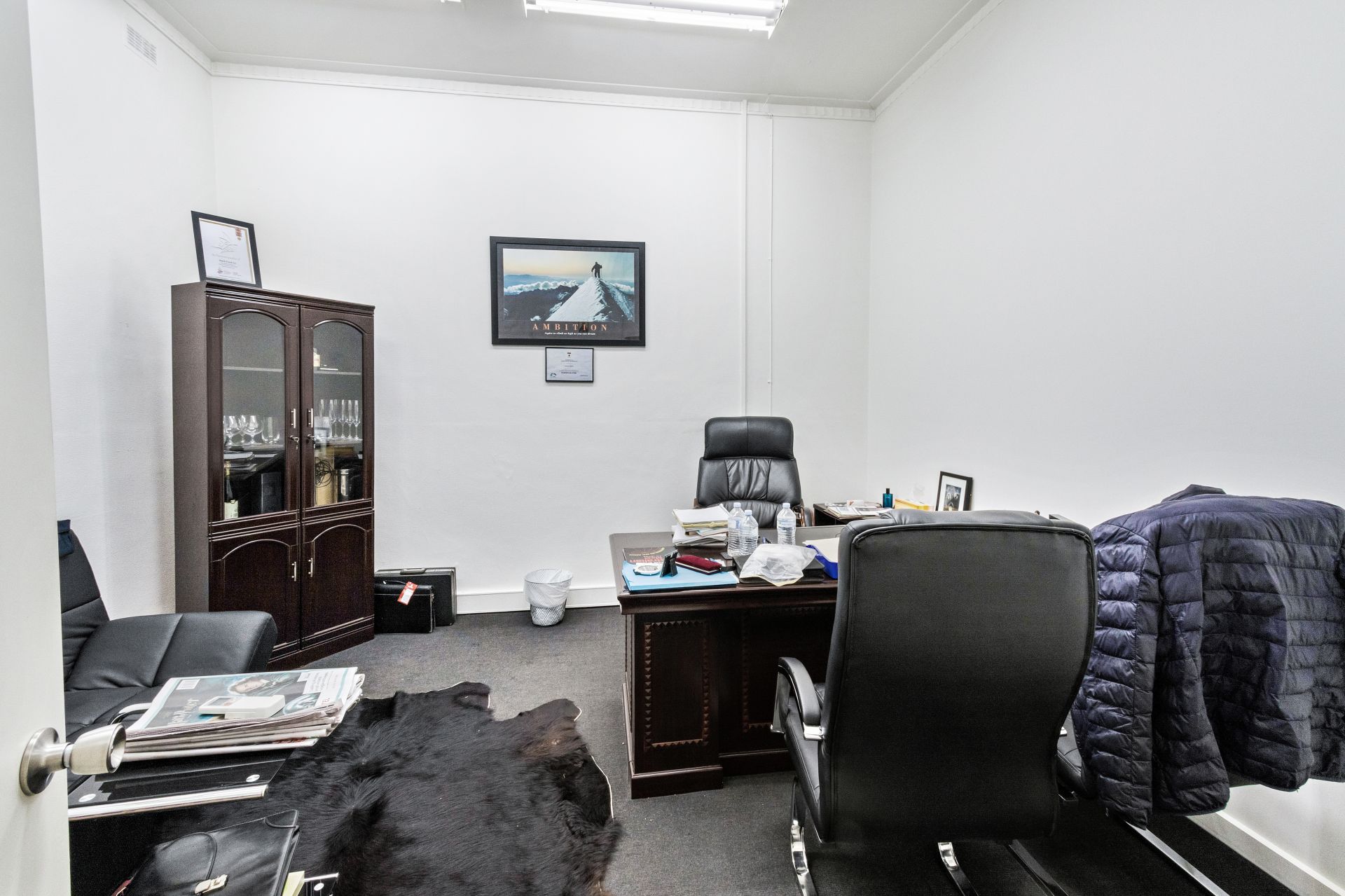 VERSATILE OFFICE SPACE