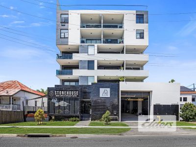 VERSATILE OFFICE/RETAIL OFFERING!