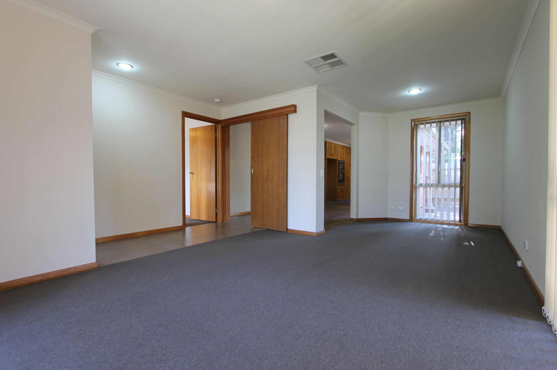 WELL PRICED, FANTASTIC LOCATION!!