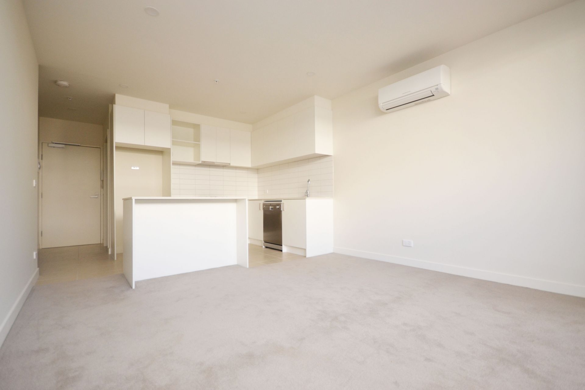 BRAND NEW - PRESTIGIOUS APARTMENT LIVING