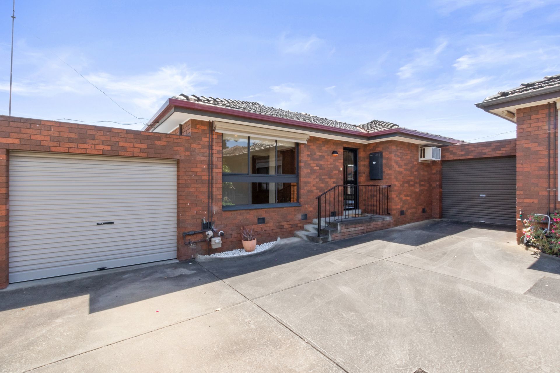 Immaculate unit in ideal locale