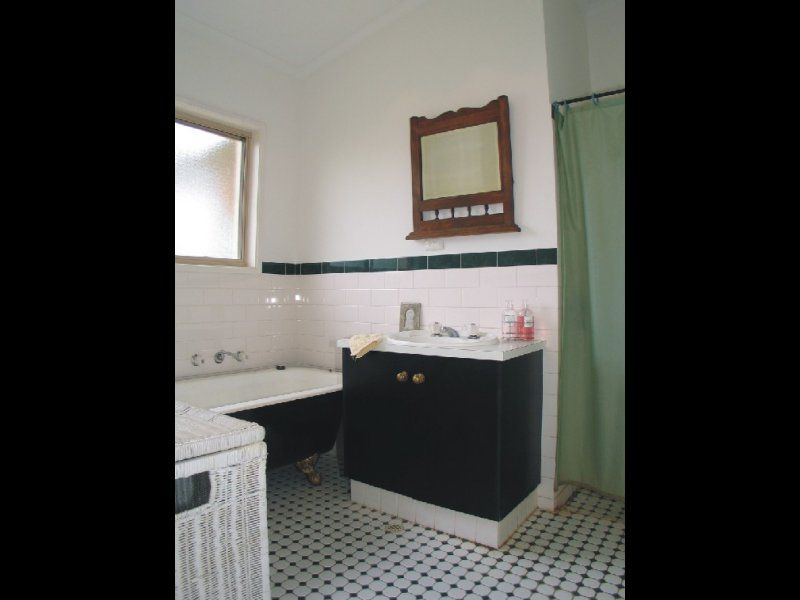 8 East Street Port Willunga 5173