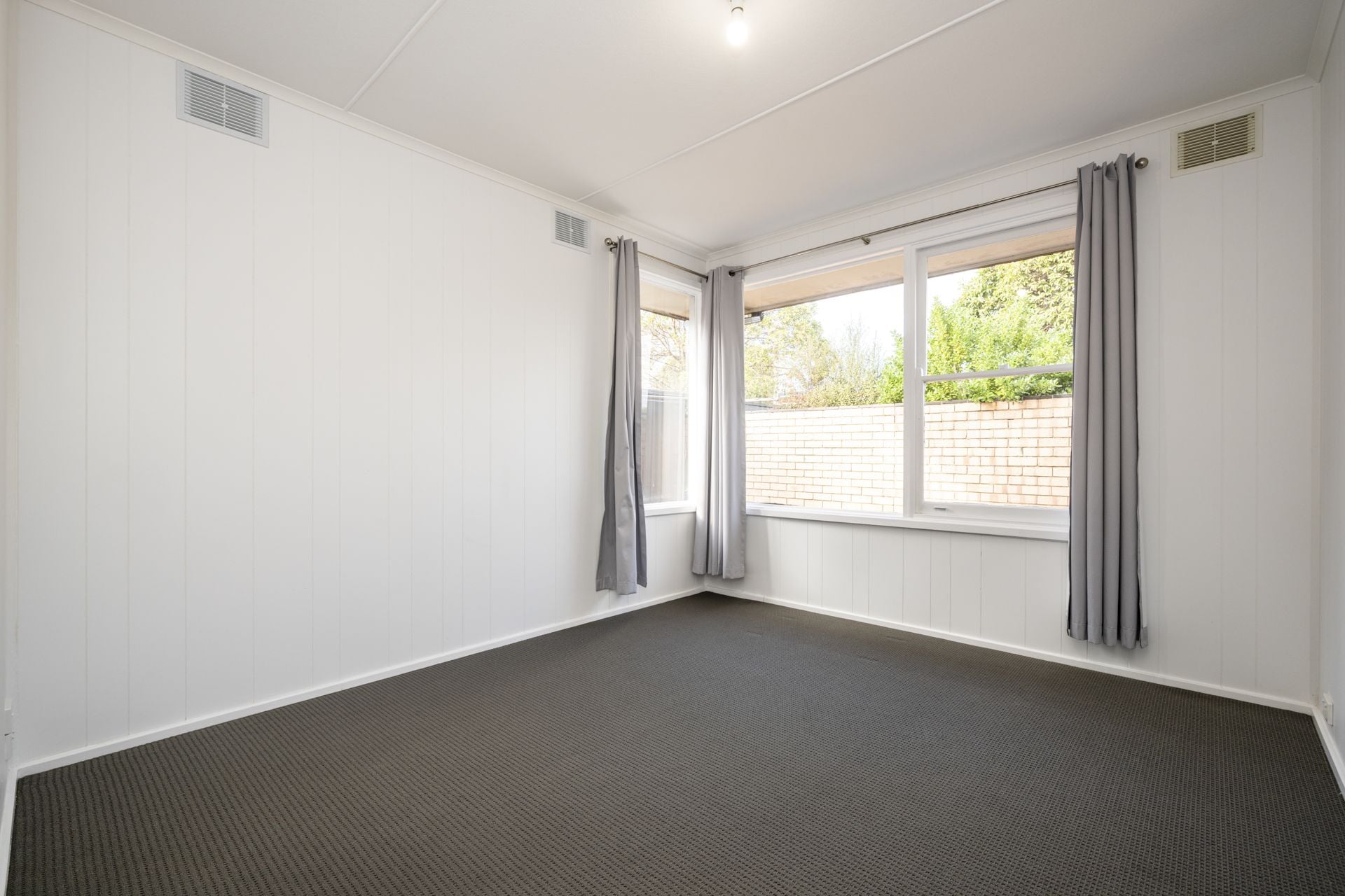 Freshly Updated Unit in a Prime Reservoir Location