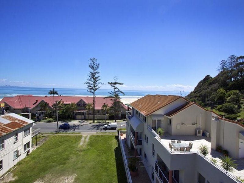 18 Marine Parade KIRRA QLD, Kirra - Thumbnail 2