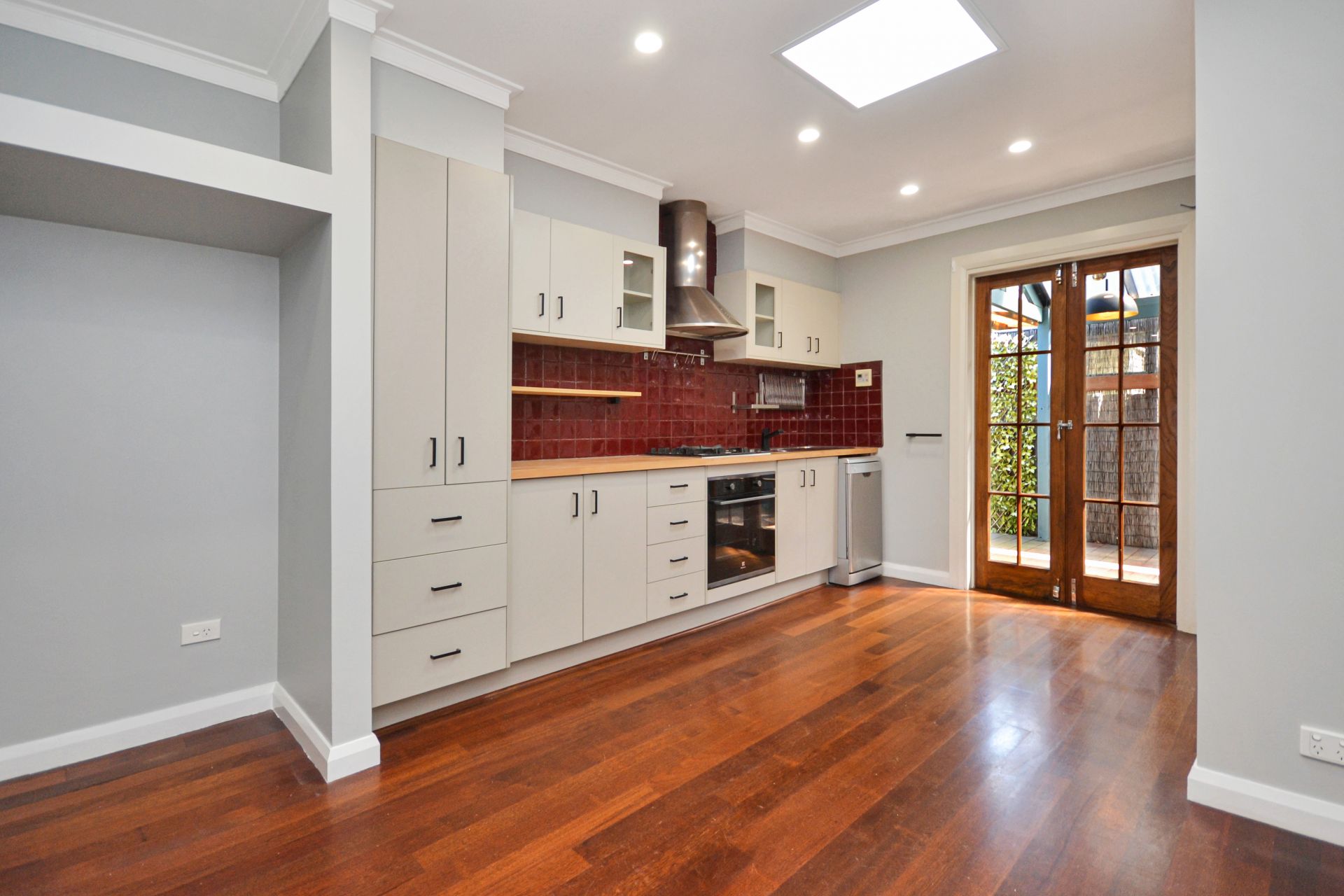 STYLISH & MODERN, LOW MAINTENANCE LIVING