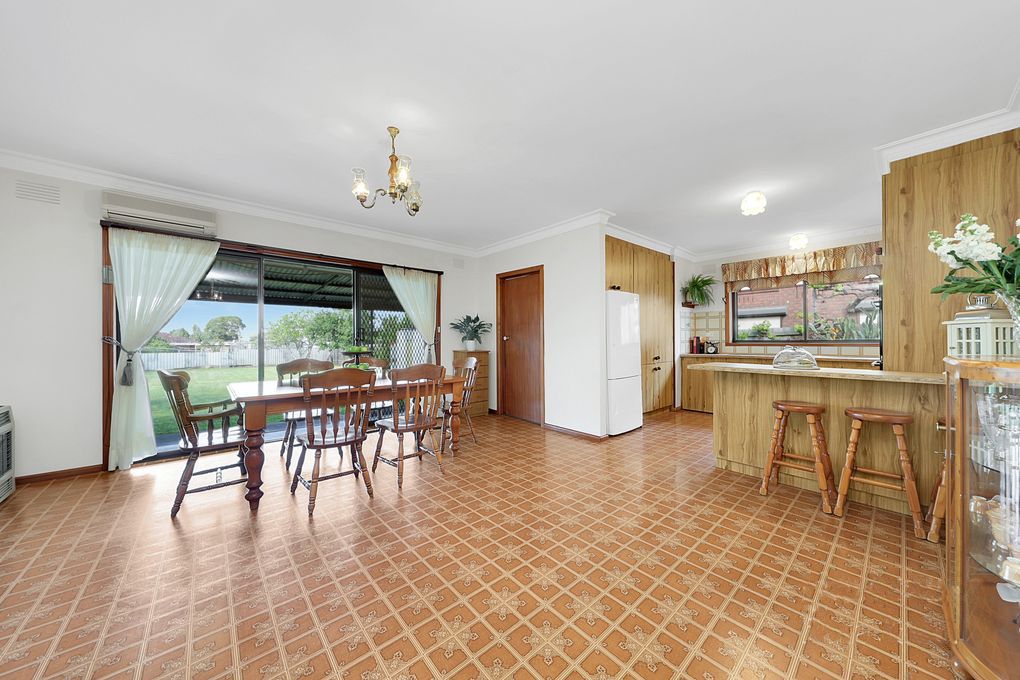 CHARMING HOME IN THE HEART OF RESERVOIR