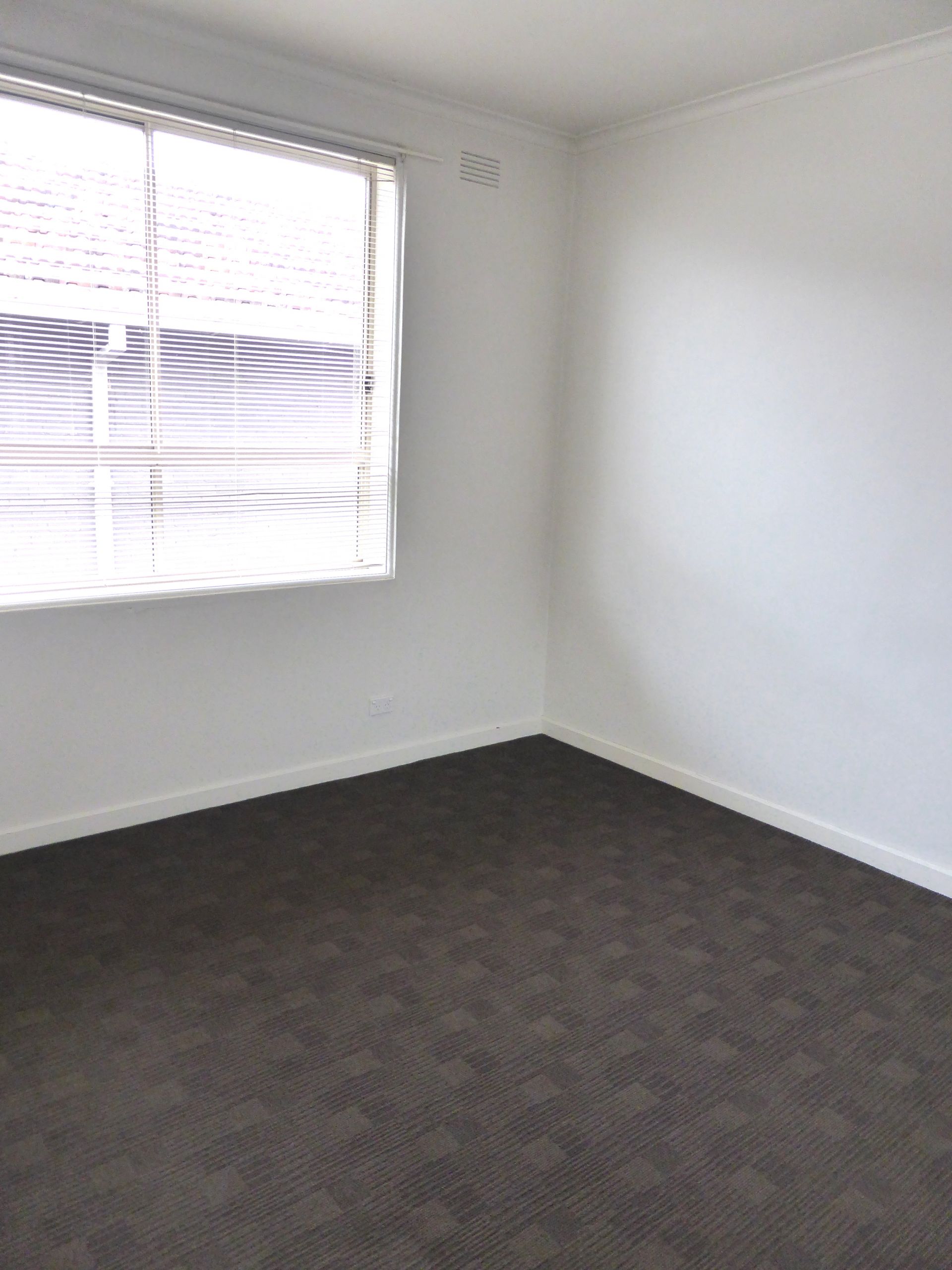 Modern & Great Location!!!