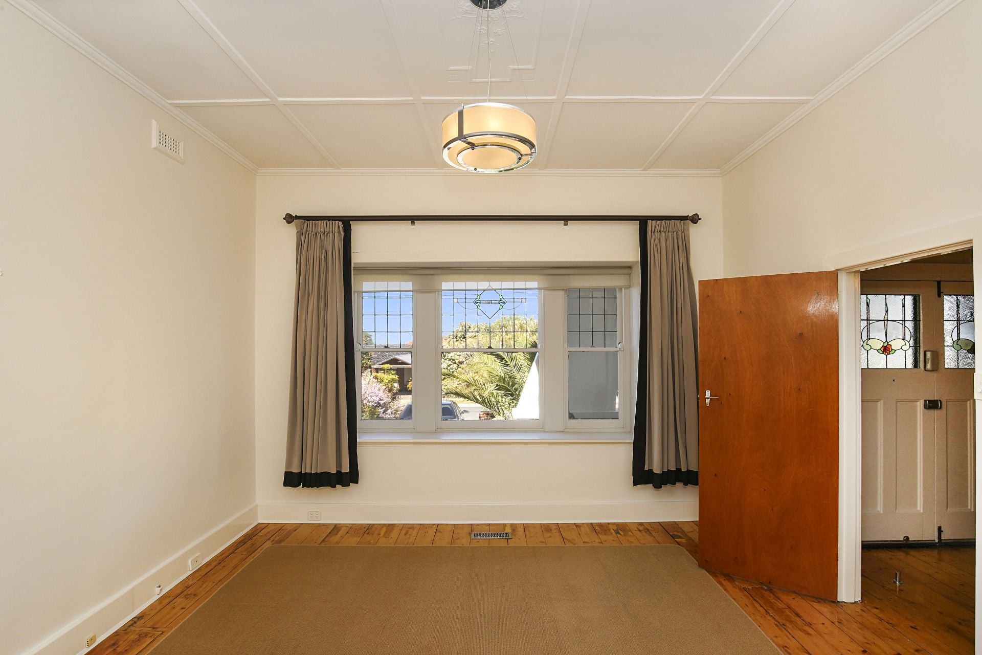 Immaculately Presented Californian Bungalow!!!