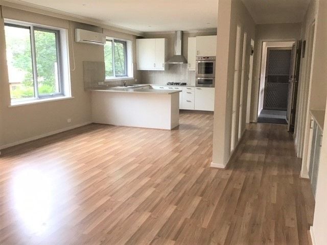 **Modern & Light**