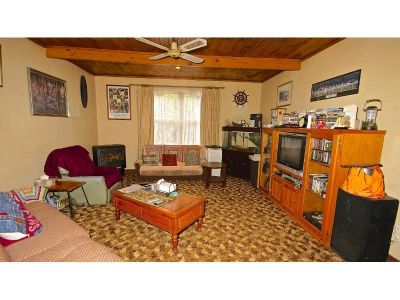 4
 
 
 
  
 
 
 1
 
 
 
  
 
 
 2
 
 
 
 
 
 
 
 43 Main Street, WILMOT TAS 7310, Wilmot - Thumbnail 4