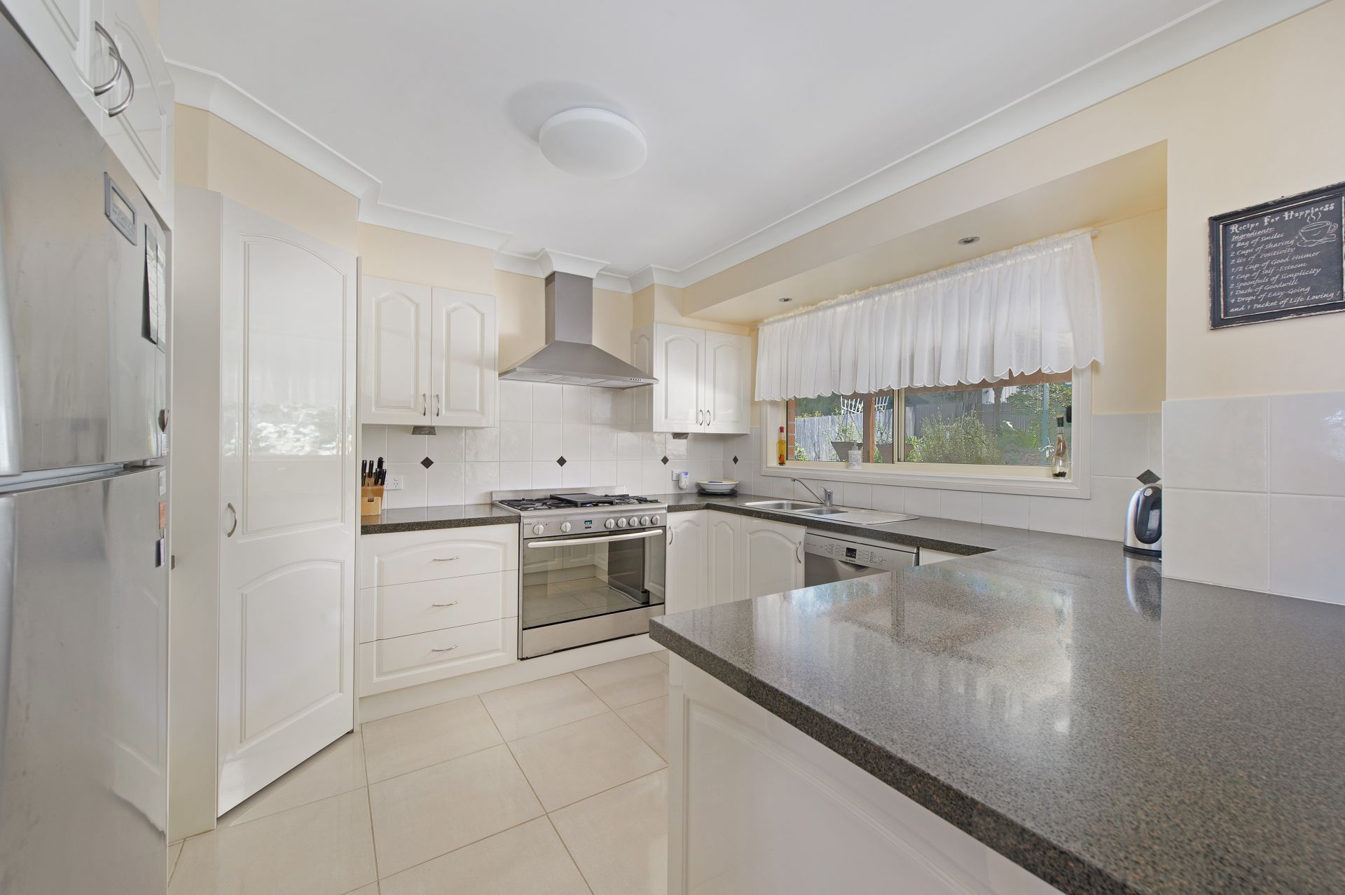 24 Waterford Terrace Port Macquarie NSW, Port Macquarie - Thumbnail 4