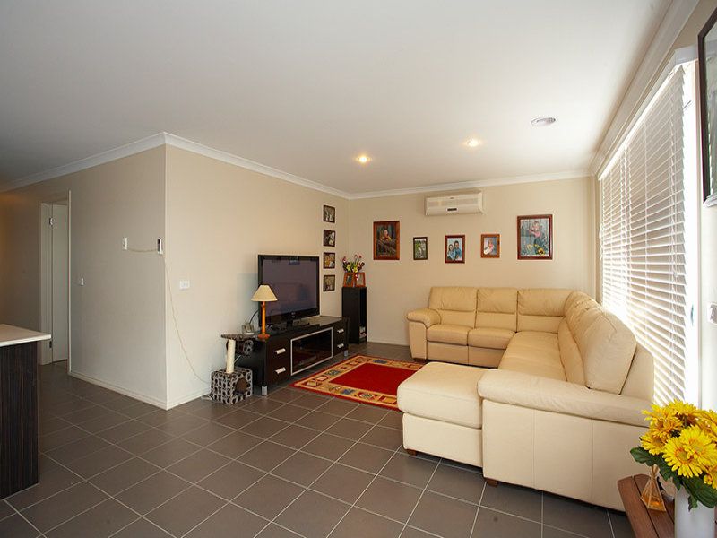 51 Dargy Amble, Point Cook - Thumbnail 4