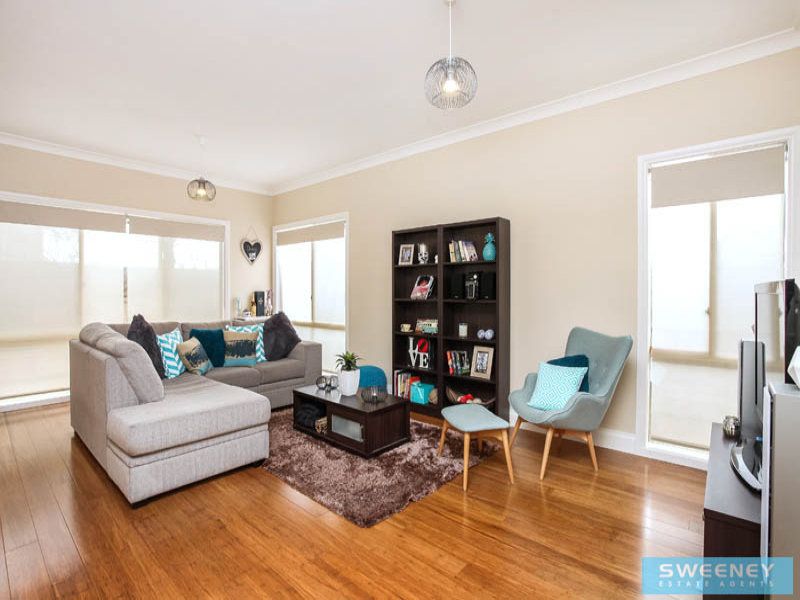 27 Naracoorte Drive, Caroline Springs - Thumbnail 5
